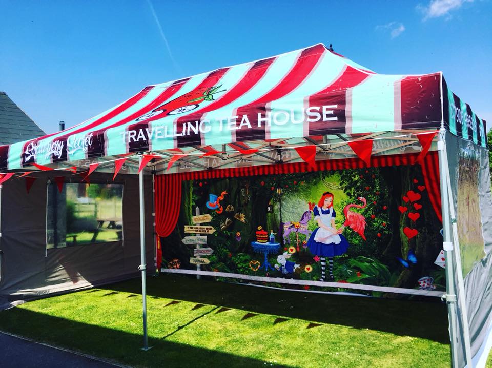 Bedrukte vouwtent op een evenement