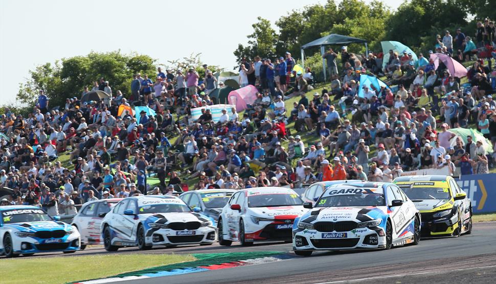 British Touring Cars racing at Thruxton