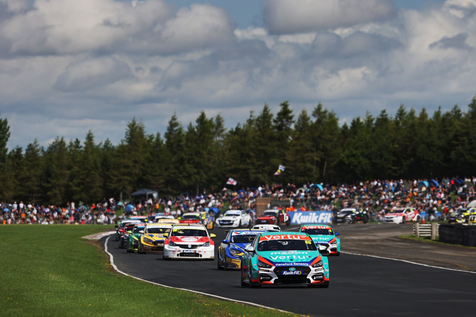 British Touring Cars racing at Croft