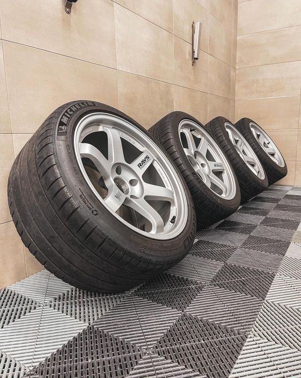 Rays alloy wheel on a Swisstrax Ribtrax floor