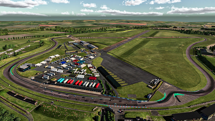 High-speed sweep at Thruxton Circuit