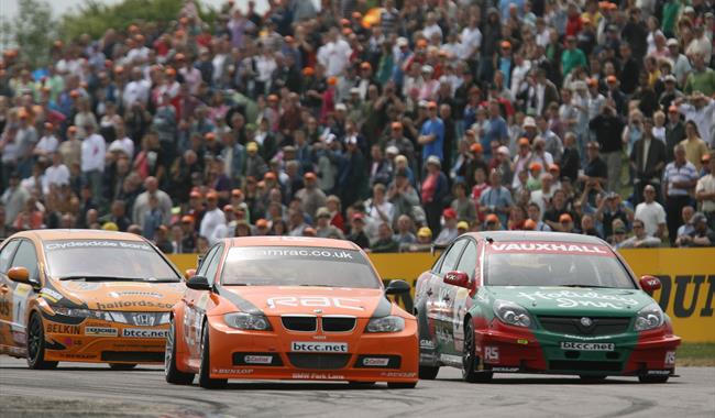 Historic racing at Thruxton Circuit