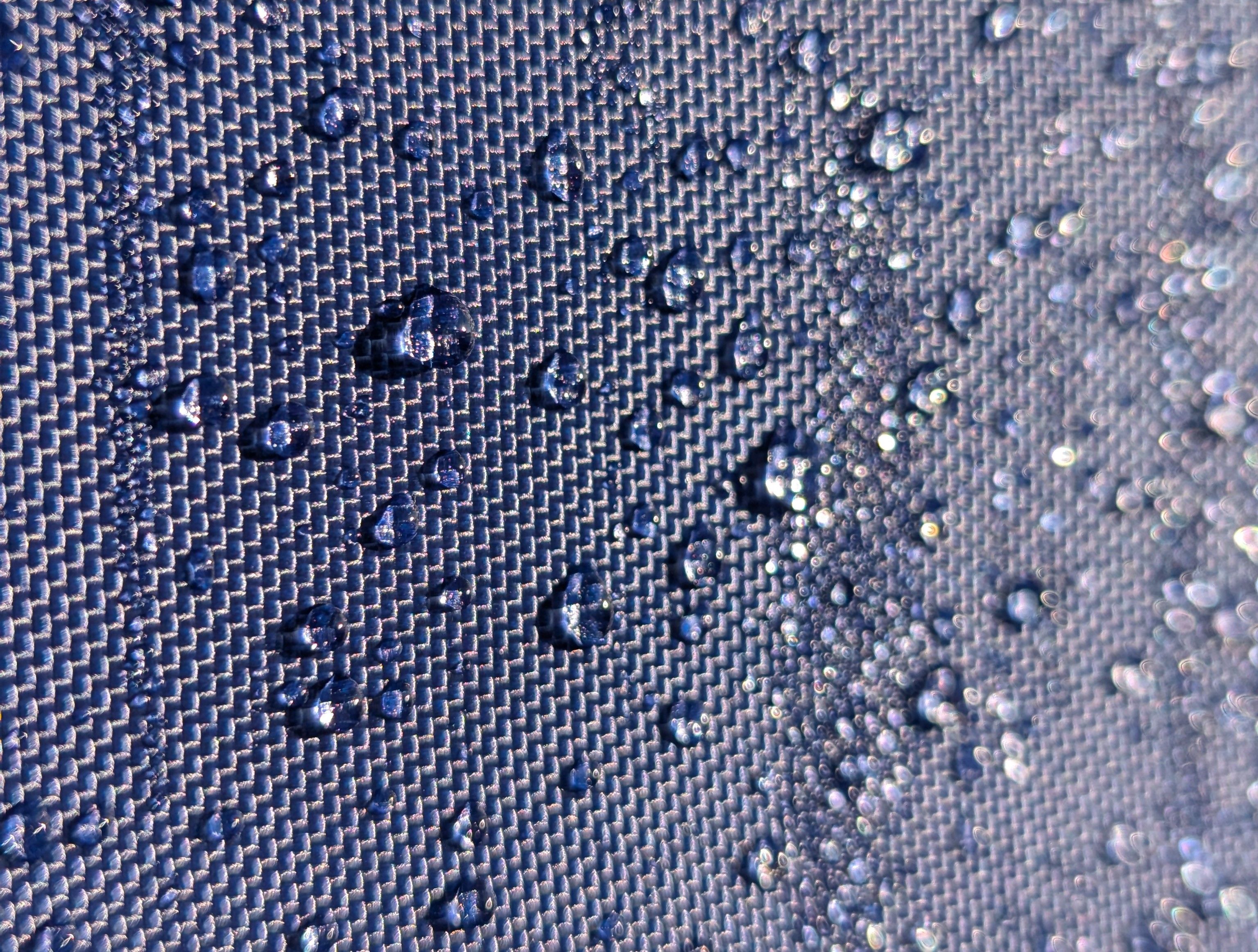 Waterdichte vouwtent bij regen